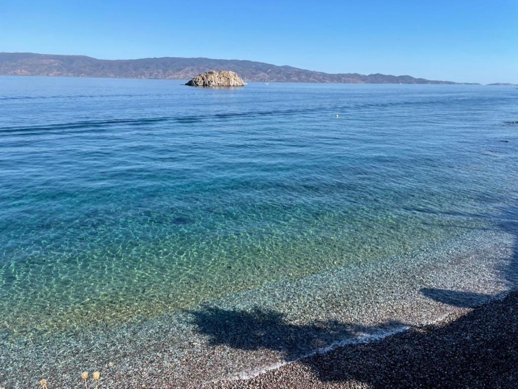 Lady Of Hydra Villa, Sea Front View, Private Beach Exterior foto